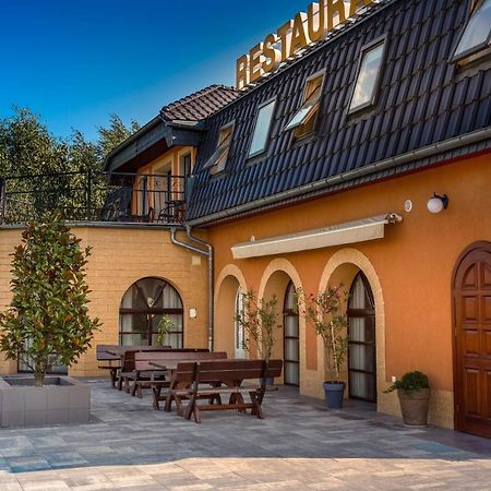 Hotel Lawendowy Ogrod Brzeg Esterno foto