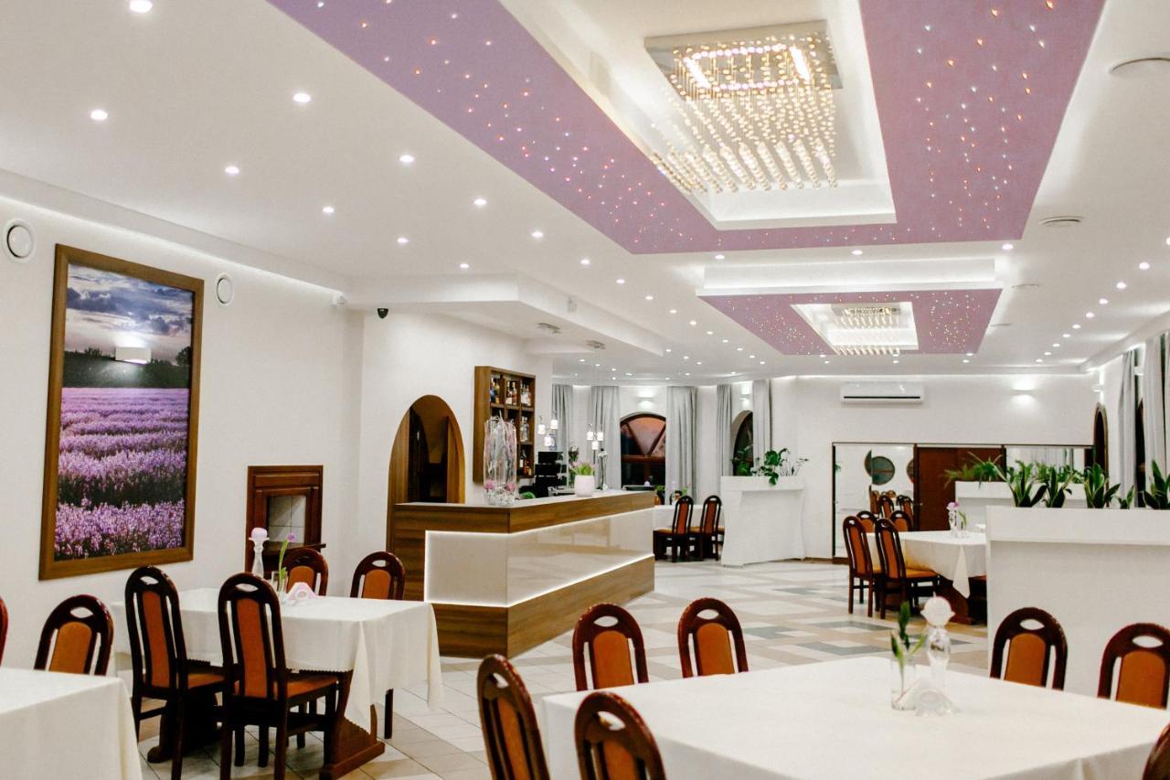 Hotel Lawendowy Ogrod Brzeg Esterno foto