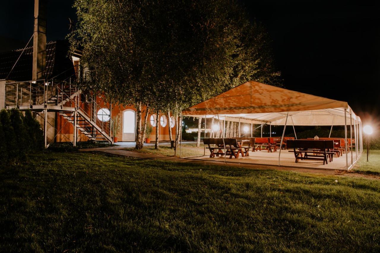 Hotel Lawendowy Ogrod Brzeg Esterno foto