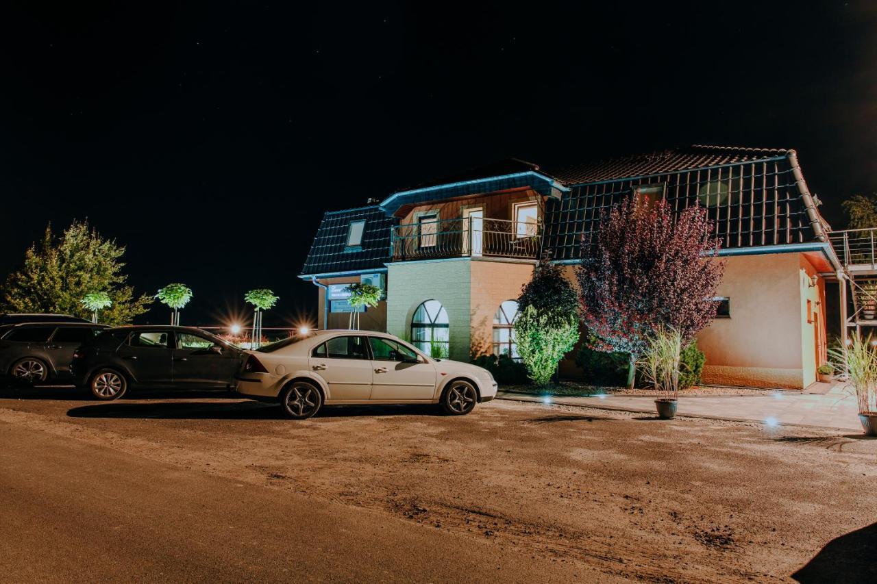 Hotel Lawendowy Ogrod Brzeg Esterno foto